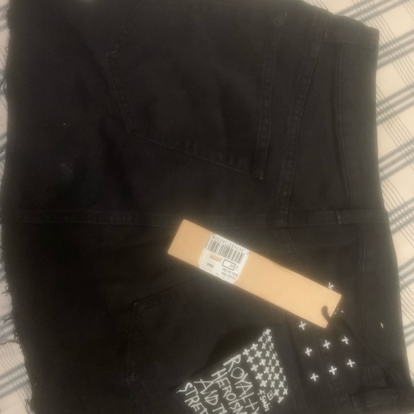 KSUBI SKIRT SIZE 26 ( SMALL ) , NEVER WORN. HAS TAGS. PRICES NEGOTIABLE - Picture 1 of 2